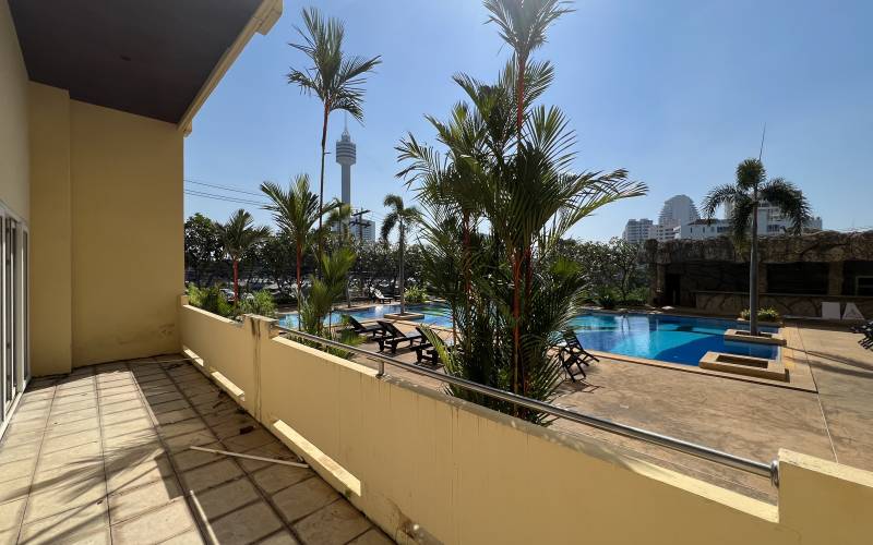 Ground floor condo for sale Pattaya, Pool access condo for sale on Pratumnak, Condos for sale in View Talay Residence 5,  Pratumnak Real Estate, Pattaya Real Estate, Property Excellence, leading Pattaya Real Estate Agent