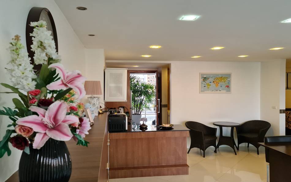 2 bedroom condo for sale at Wongamat Beach, beachfront condo for sale Pattaya, Wongamat condo for sale, Pattaya Real Estate, Real Estate Agency Pattaya, Leading Real Estate Agency Pattaya