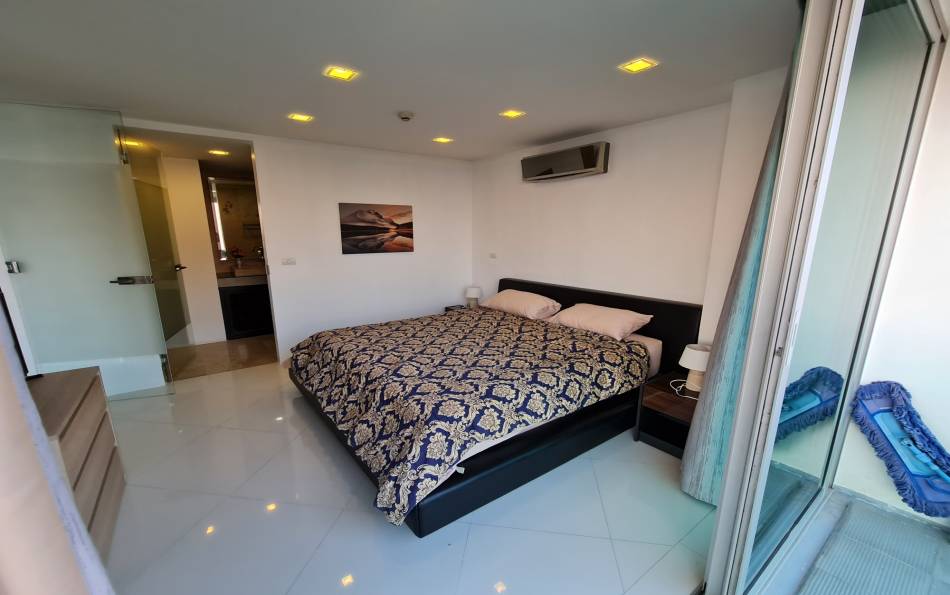 2 bedroom condo for sale at Wongamat Beach, beachfront condo for sale Pattaya, Wongamat condo for sale, Pattaya Real Estate, Real Estate Agency Pattaya, Leading Real Estate Agency Pattaya