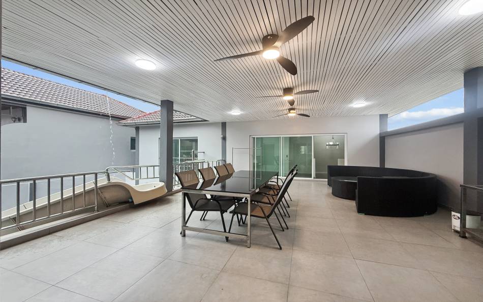 Pattaya, 5 Bedrooms Bedrooms, 0 ,4 BathroomsBathrooms,House,For Rent,0,2033