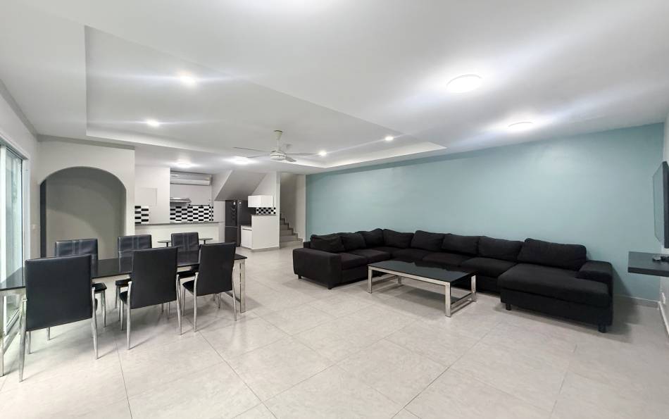 Pattaya, 5 Bedrooms Bedrooms, 0 ,4 BathroomsBathrooms,House,For Rent,0,2033