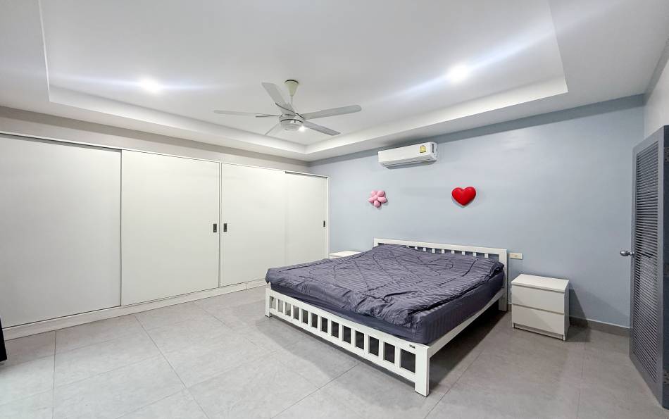 Pattaya, 5 Bedrooms Bedrooms, 0 ,4 BathroomsBathrooms,House,For Rent,0,2033
