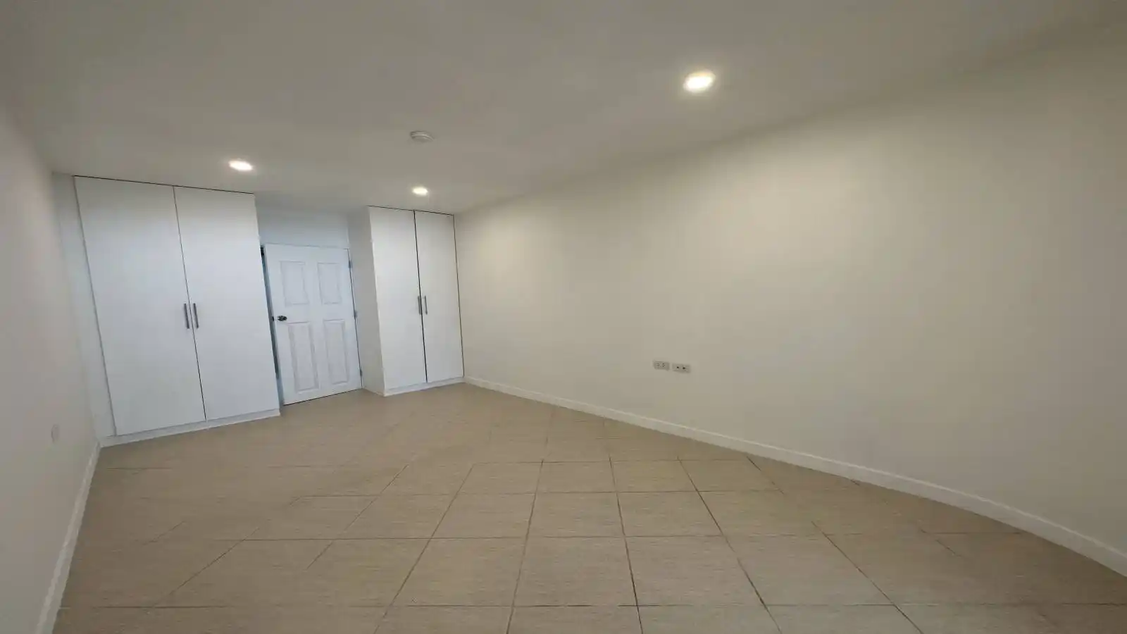 Condo for sale on Pratumnak, Executive Residence 4 condo for sale, ground floor condo for sale in Pattaya, Pratumnak condo for sale, Property Excellence