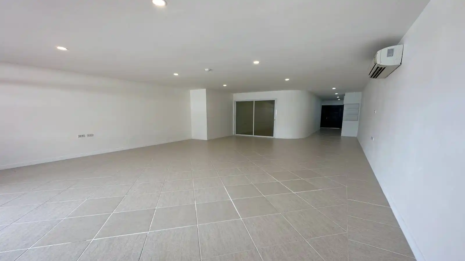 Condo for sale on Pratumnak, Executive Residence 4 condo for sale, ground floor condo for sale in Pattaya, Pratumnak condo for sale, Property Excellence