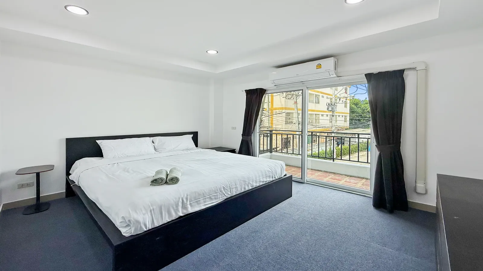 Pattaya, 4 Bedrooms Bedrooms, 0 ,2 BathroomsBathrooms,House,For Rent,0,2168