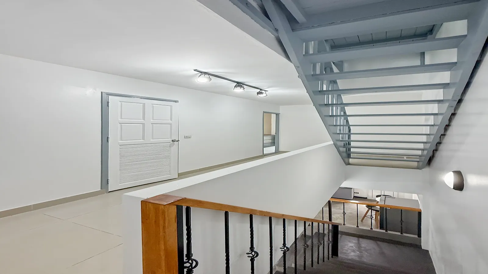 Pattaya, 4 Bedrooms Bedrooms, 0 ,2 BathroomsBathrooms,House,For Rent,0,2168