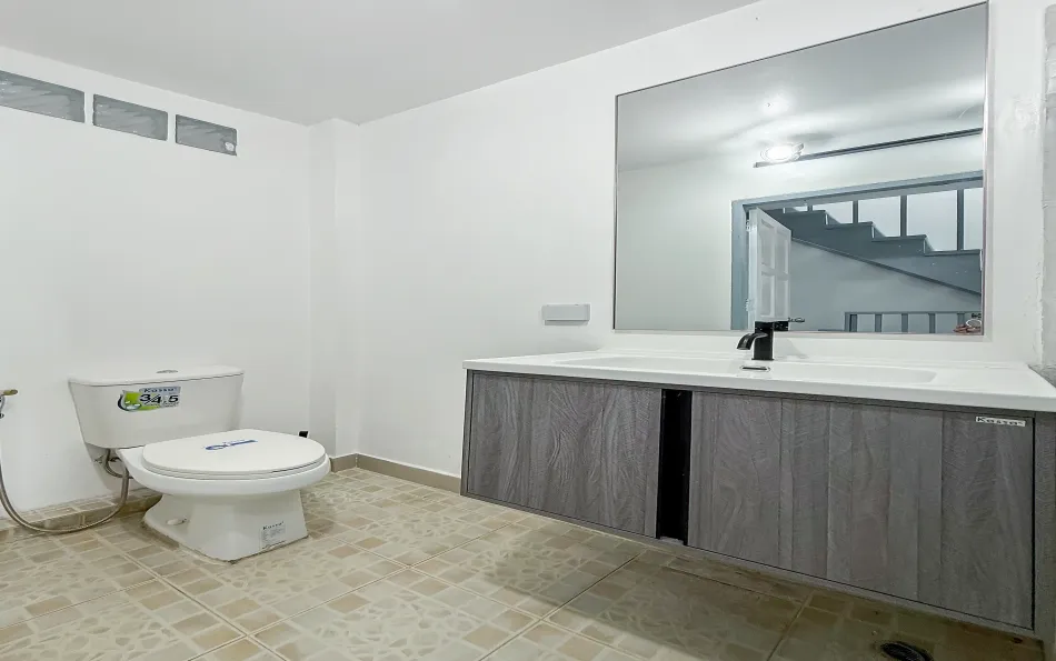 Pattaya, 4 Bedrooms Bedrooms, 0 ,2 BathroomsBathrooms,House,For Rent,0,2168