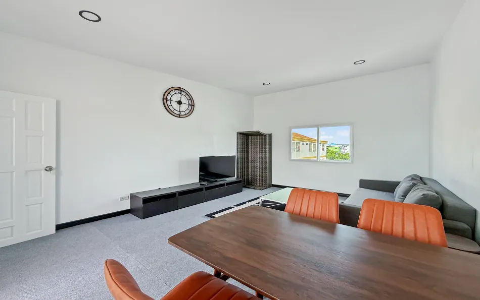 Pattaya, 4 Bedrooms Bedrooms, 0 ,2 BathroomsBathrooms,House,For Rent,0,2168