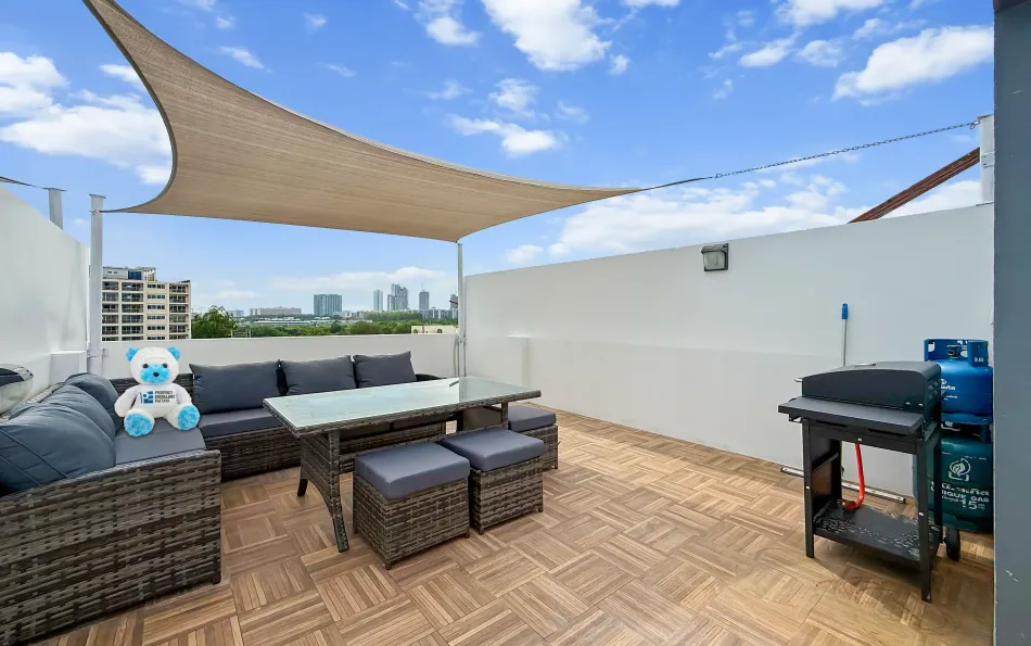 Pattaya, 4 Bedrooms Bedrooms, 0 ,2 BathroomsBathrooms,House,For Rent,0,2168