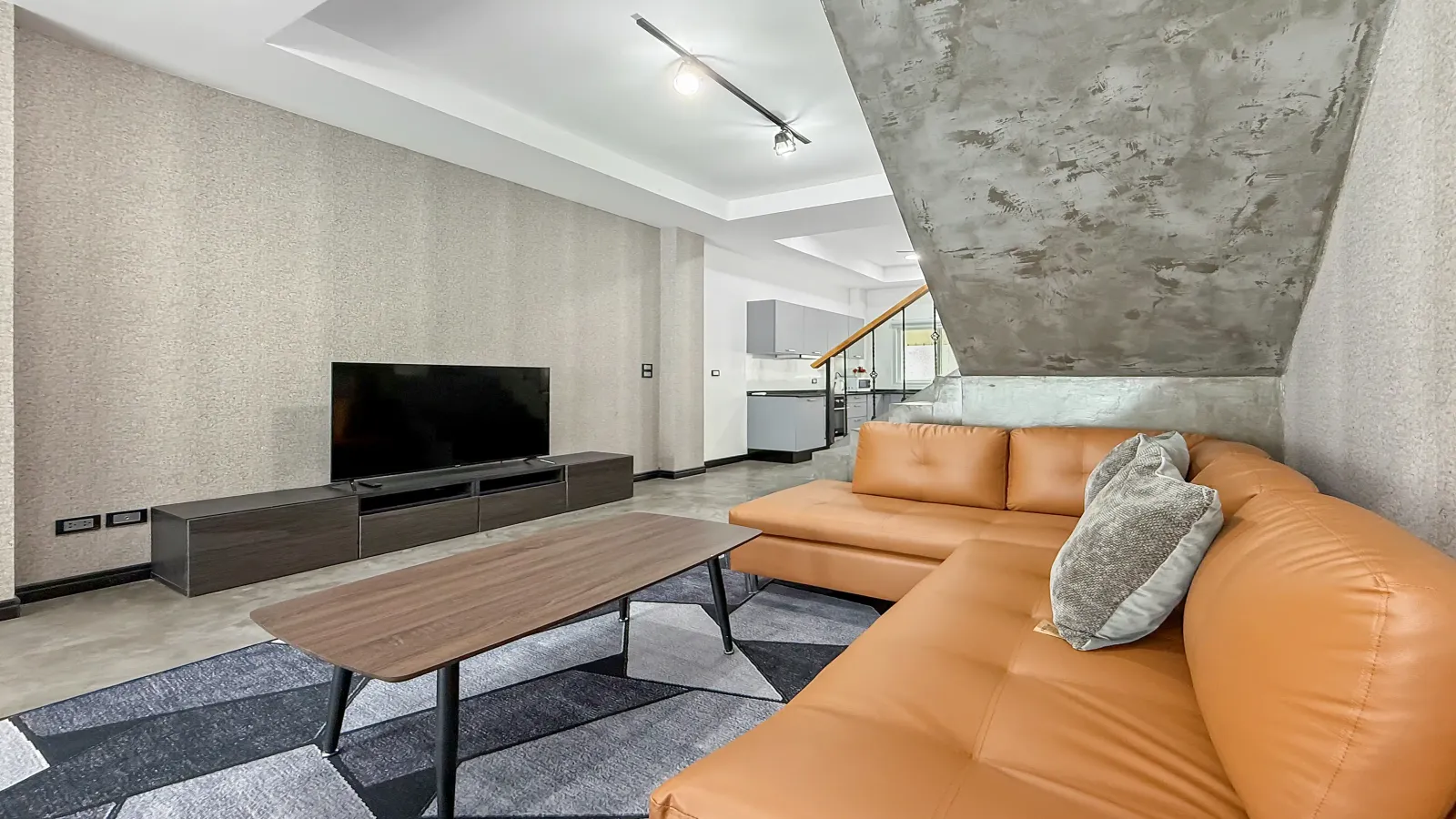 Pattaya, 4 Bedrooms Bedrooms, 0 ,2 BathroomsBathrooms,House,For Rent,0,2168