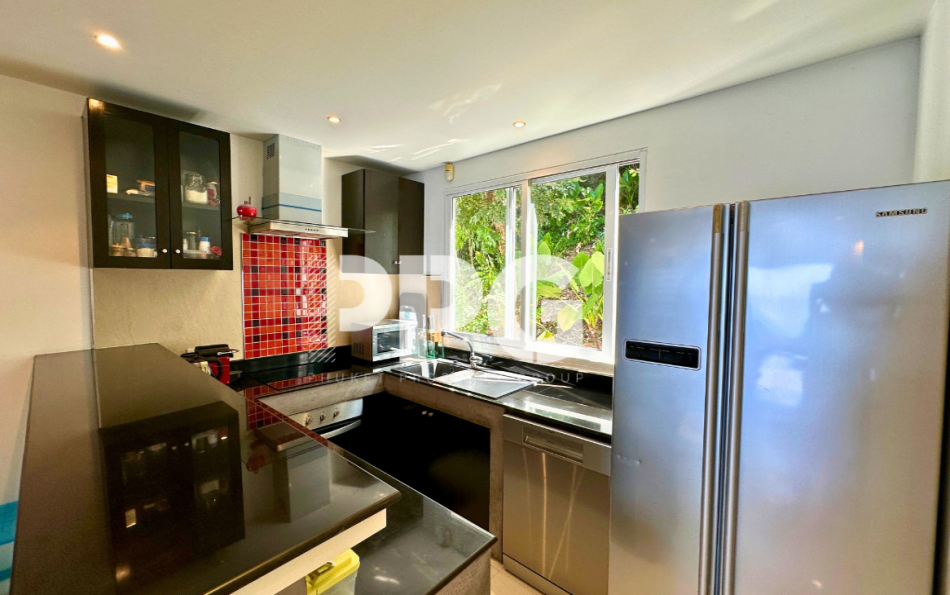 Phuket, 3 Bedrooms Bedrooms, ,35 BathroomsBathrooms,House,For Sale,2228