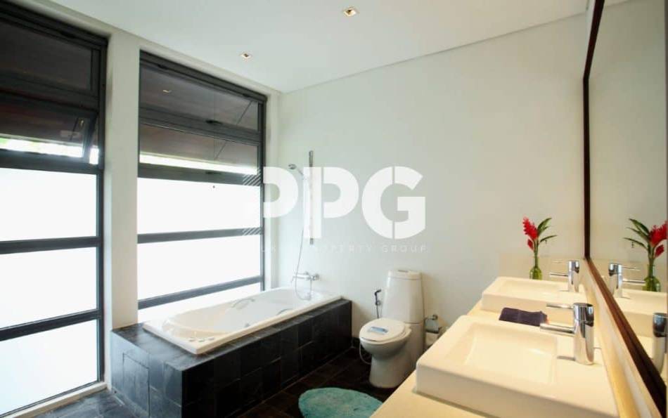 Phuket, 5 Bedrooms Bedrooms, ,7 BathroomsBathrooms,House,For Sale,2230