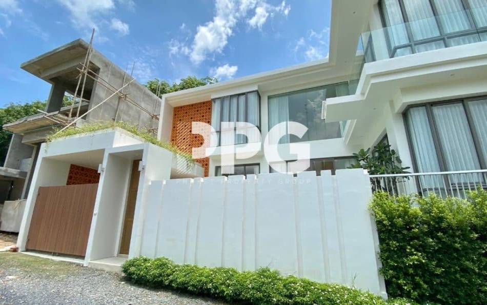 Phuket, 3 Bedrooms Bedrooms, ,4 BathroomsBathrooms,House,For Sale,2296