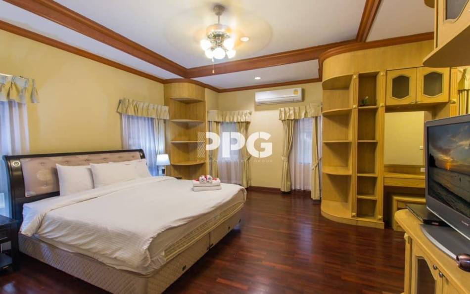 Phuket, 4 Bedrooms Bedrooms, ,3 BathroomsBathrooms,House,For Sale,2348