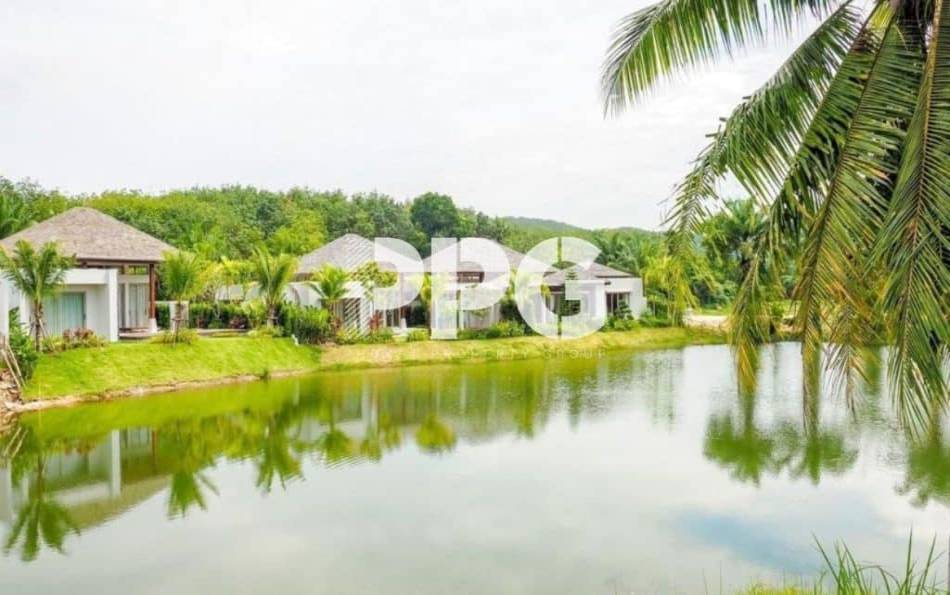 Phuket, 3 Bedrooms Bedrooms, ,4 BathroomsBathrooms,House,For Sale,2368