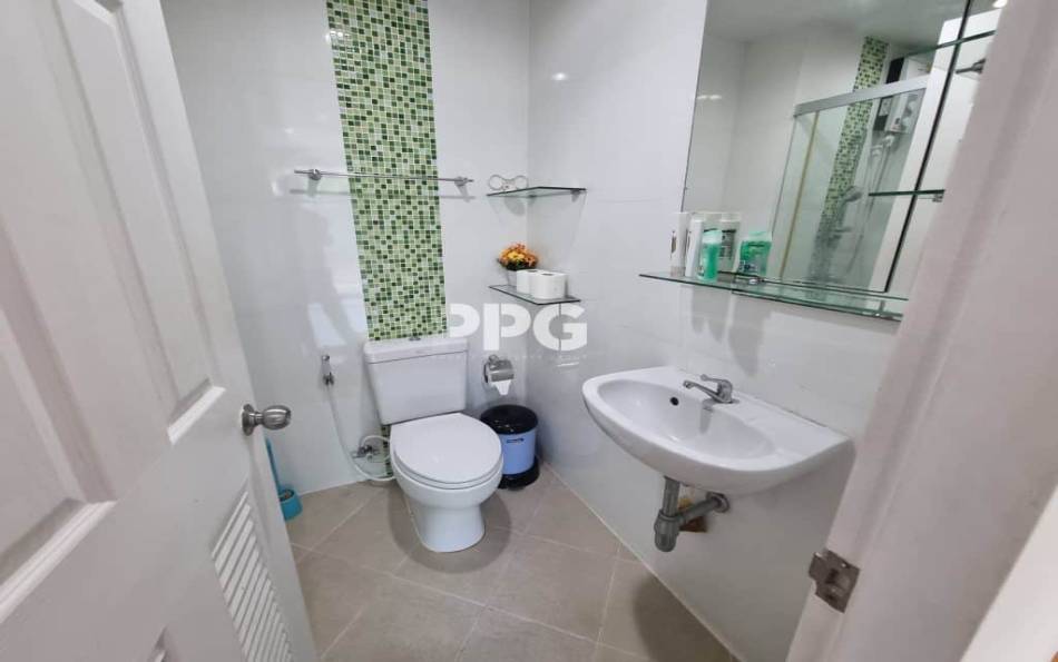 Phuket, 2 Bedrooms Bedrooms, ,2 BathroomsBathrooms,Condo,For Sale,2402