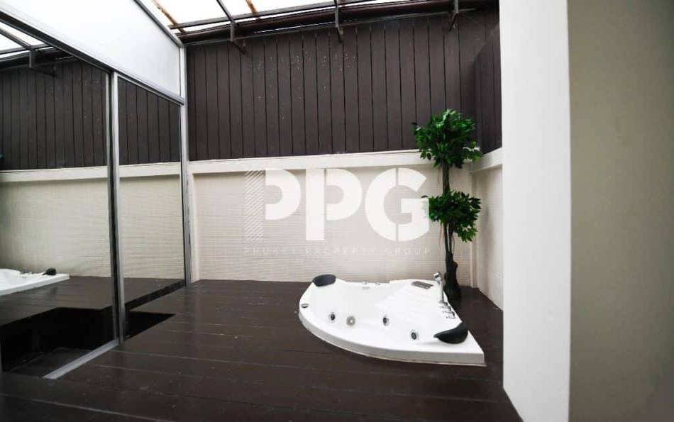 Phuket, 3 Bedrooms Bedrooms, ,3 BathroomsBathrooms,House,For Sale,2405