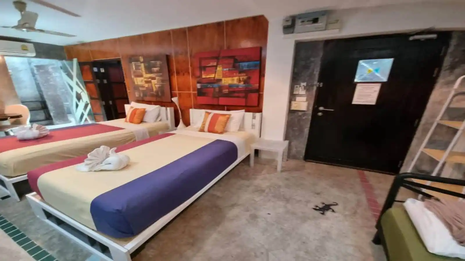 Phuket, 17 Bedrooms Bedrooms, ,18 BathroomsBathrooms,Guest house,For Sale,2421