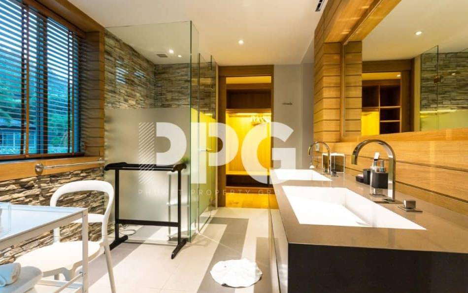 Phuket, 7 Bedrooms Bedrooms, ,5 BathroomsBathrooms,House,For Sale,2556