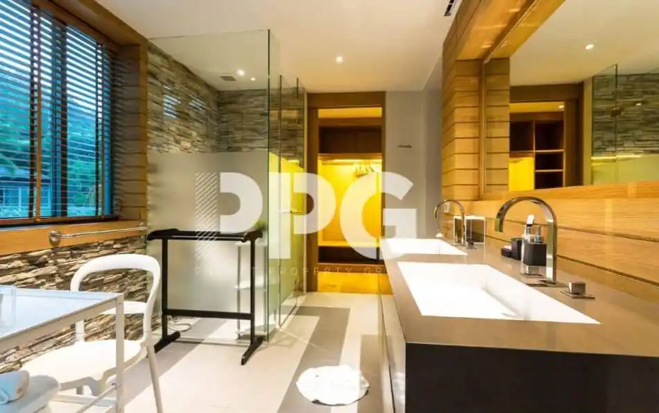 Phuket, 7 Bedrooms Bedrooms, ,5 BathroomsBathrooms,House,For Sale,2556