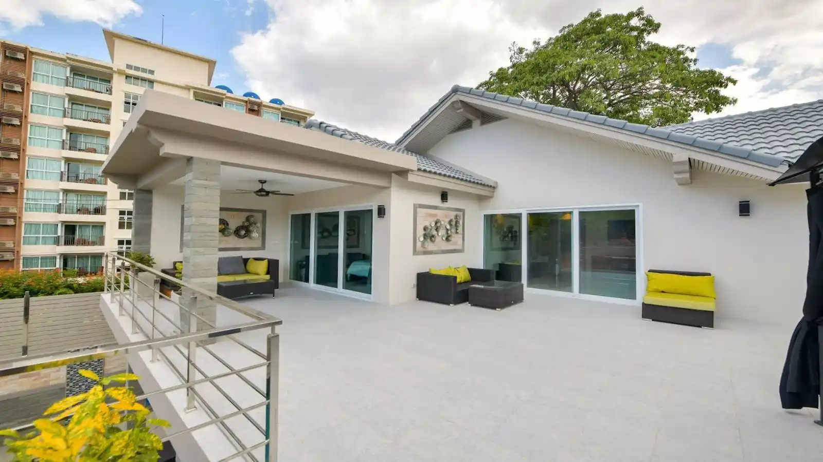 Pattaya, 5 Bedrooms Bedrooms, 0 ,5 BathroomsBathrooms,House,For Rent,0,2636