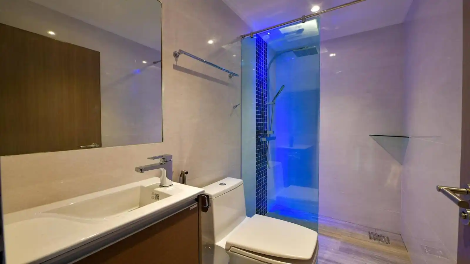 Pattaya, 5 Bedrooms Bedrooms, 0 ,5 BathroomsBathrooms,House,For Rent,0,2636