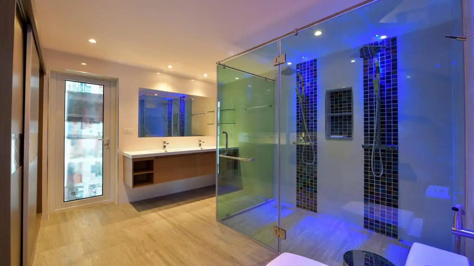 Pattaya, 5 Bedrooms Bedrooms, 0 ,5 BathroomsBathrooms,House,For Rent,0,2636