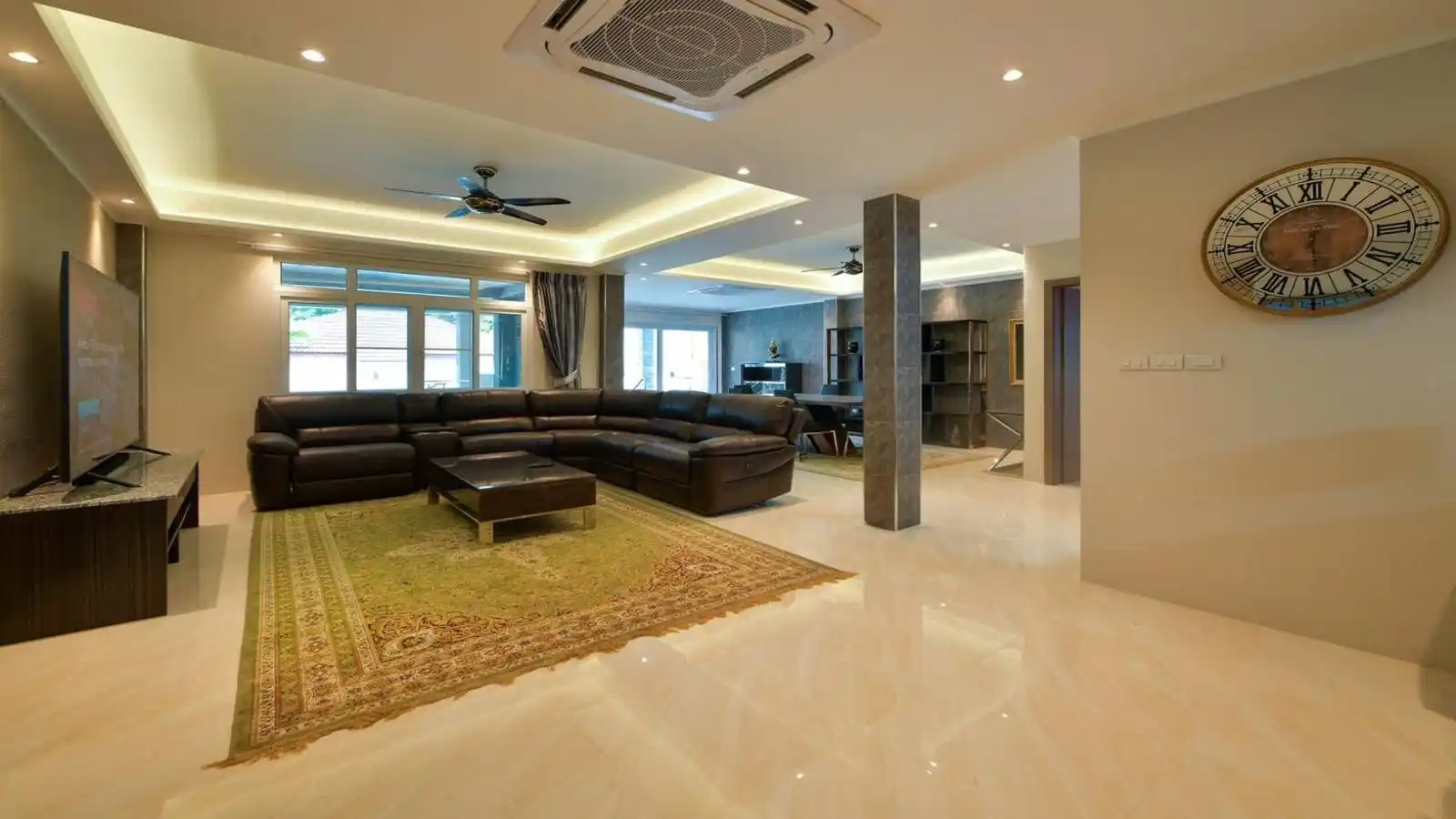 Pattaya, 5 Bedrooms Bedrooms, 0 ,5 BathroomsBathrooms,House,For Rent,0,2636