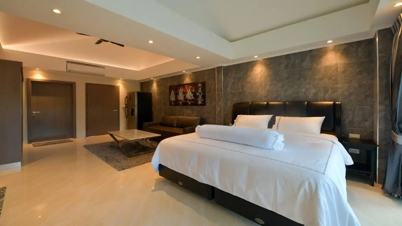 Pattaya, 5 Bedrooms Bedrooms, 0 ,5 BathroomsBathrooms,House,For Rent,0,2636