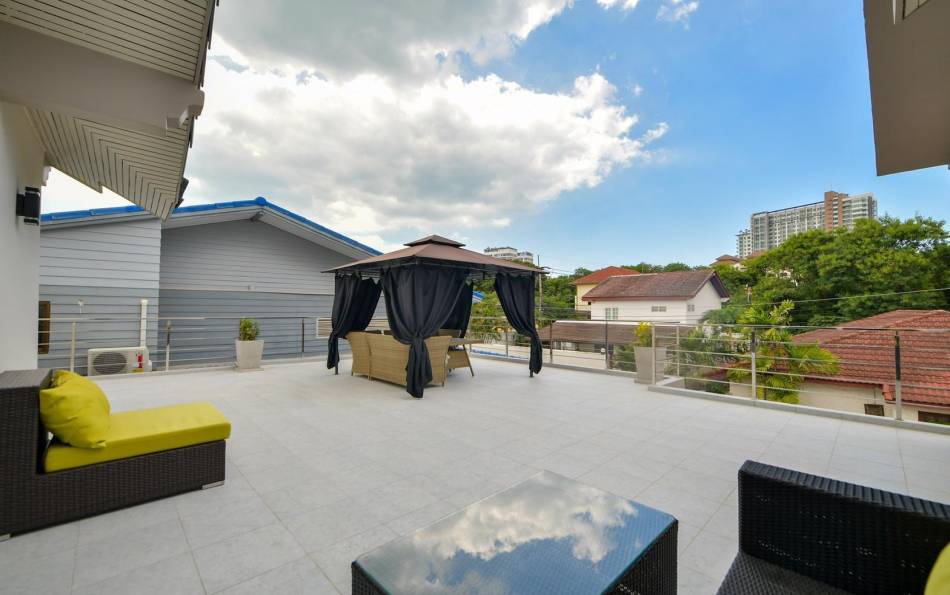 Pattaya, 5 Bedrooms Bedrooms, ,5 BathroomsBathrooms,House,For Sale,2637