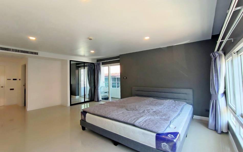 Pattaya, 3 Bedrooms Bedrooms, ,2 BathroomsBathrooms,Condo,For Sale,2664