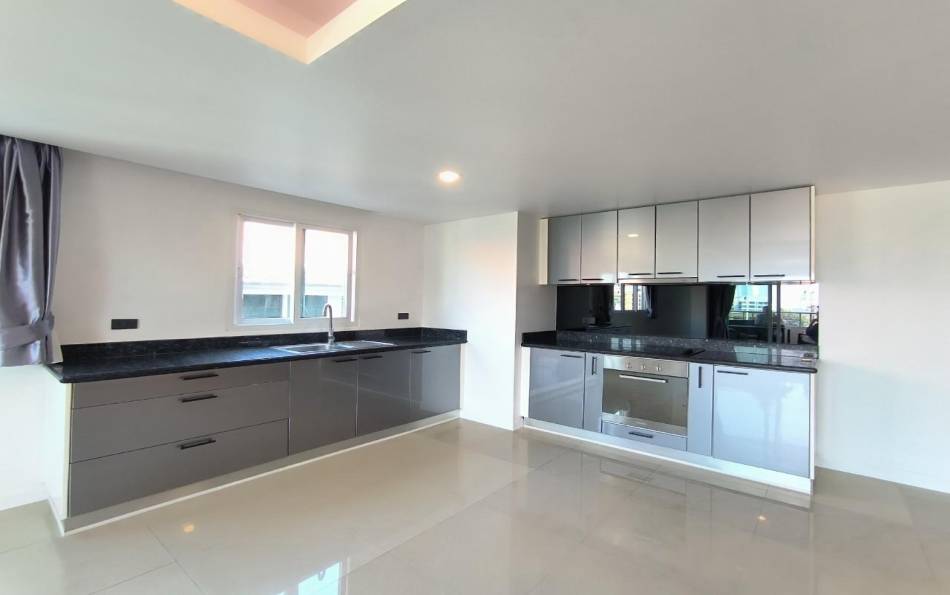 Pattaya, 3 Bedrooms Bedrooms, ,2 BathroomsBathrooms,Condo,For Sale,2664