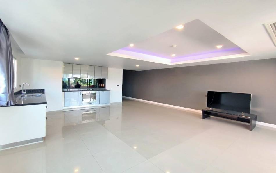 Pattaya, 3 Bedrooms Bedrooms, ,2 BathroomsBathrooms,Condo,For Sale,2664