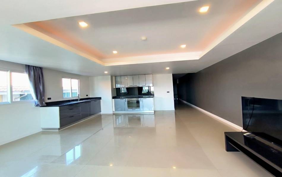 Pattaya, 3 Bedrooms Bedrooms, ,2 BathroomsBathrooms,Condo,For Sale,2664