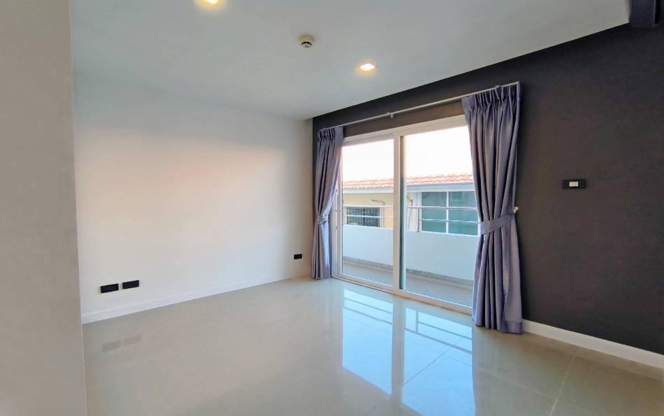 Pattaya, 3 Bedrooms Bedrooms, ,2 BathroomsBathrooms,Condo,For Sale,2664