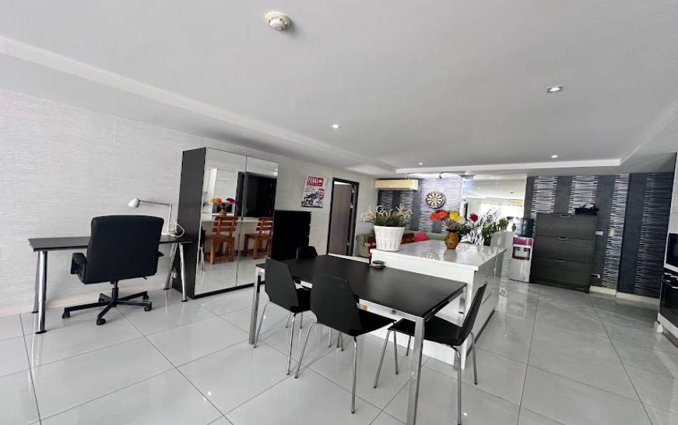Pattaya, 2 Bedrooms Bedrooms, ,2 BathroomsBathrooms,Condo,For Sale,2668