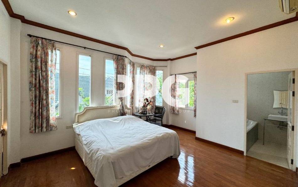 Phuket, 4 Bedrooms Bedrooms, ,4 BathroomsBathrooms,House,For Sale,2672