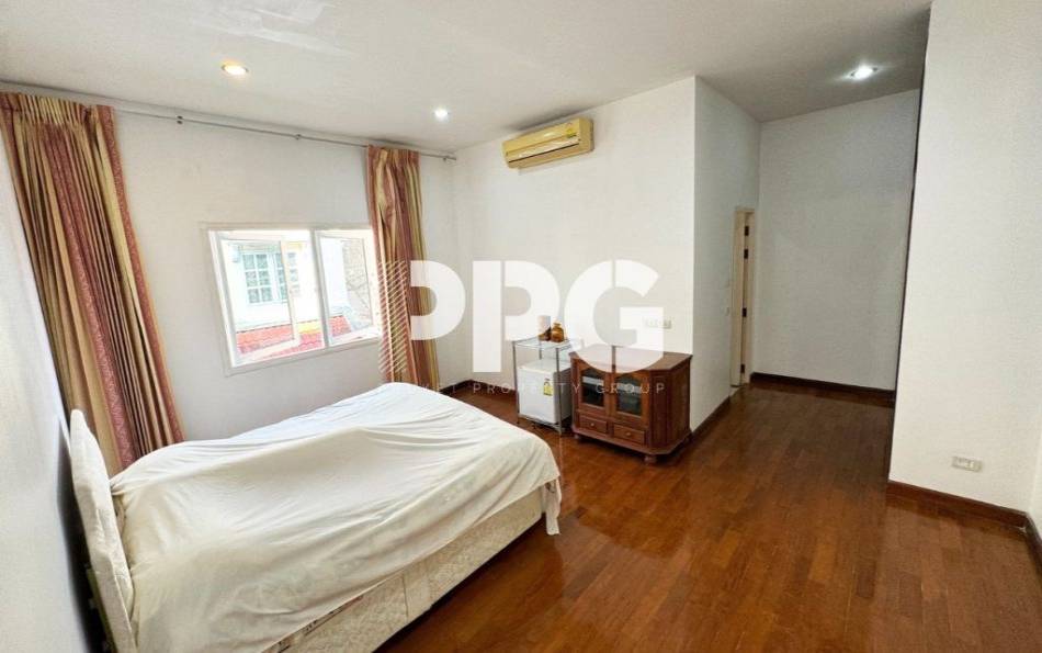 Phuket, 4 Bedrooms Bedrooms, ,4 BathroomsBathrooms,House,For Sale,2672