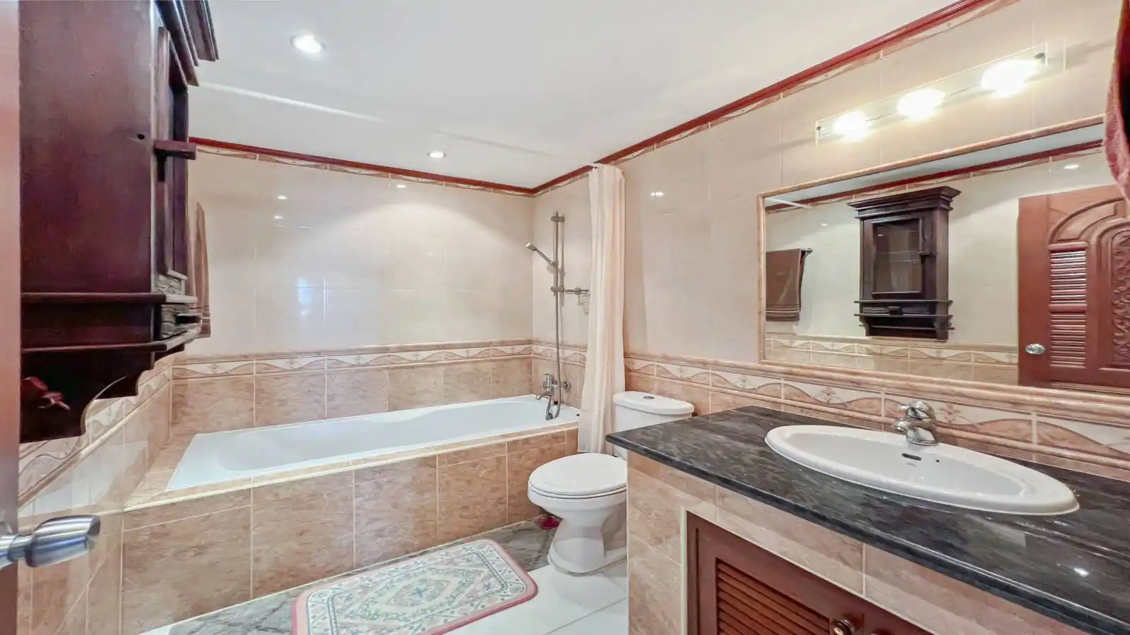 Pattaya, 4 Bedrooms Bedrooms, ,3 ห้องน้ำห้องน้ำ,คอนโด,ขาย,14,2676