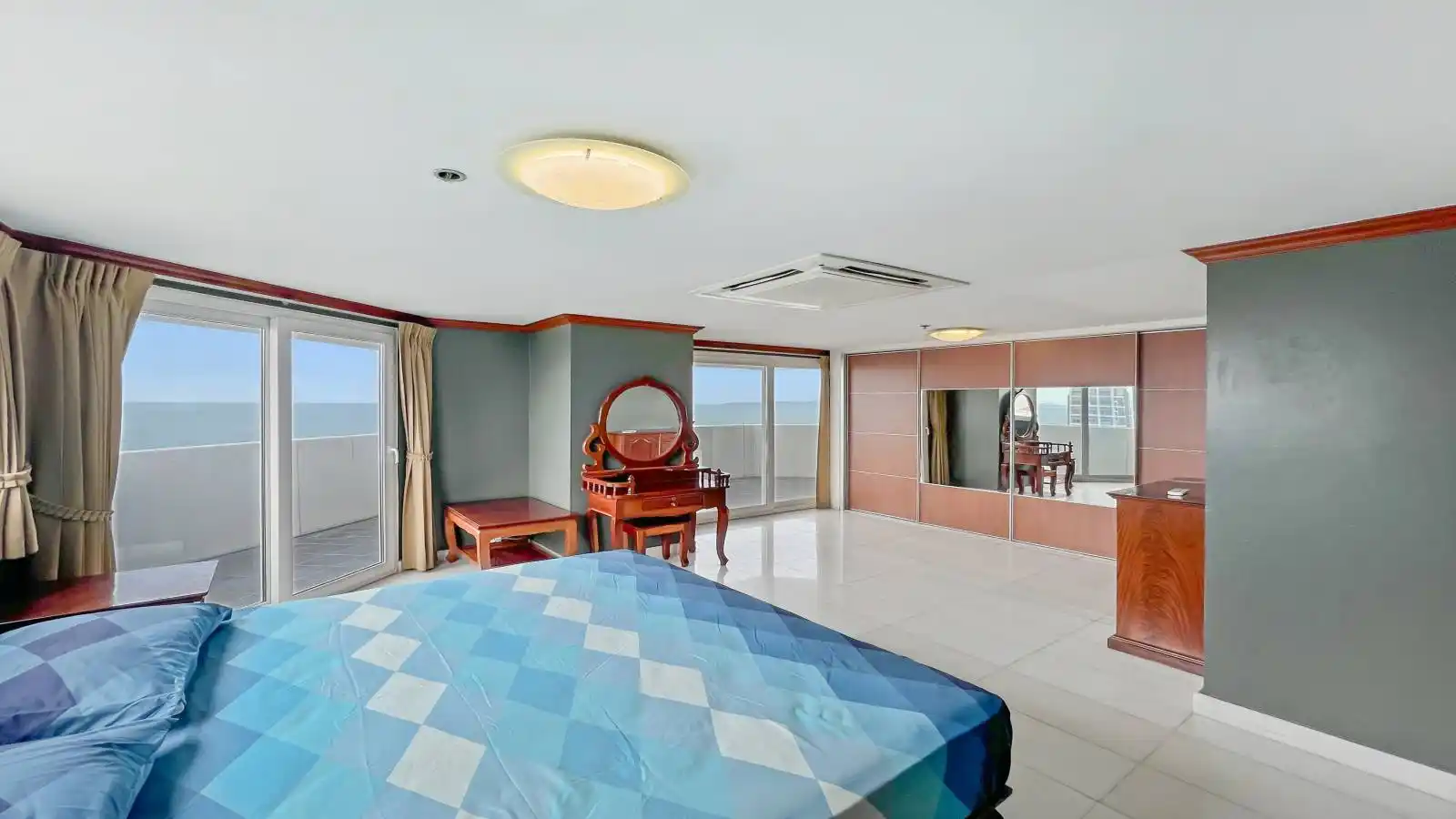 Pattaya, 4 Bedrooms Bedrooms, ,3 ห้องน้ำห้องน้ำ,คอนโด,ขาย,14,2676