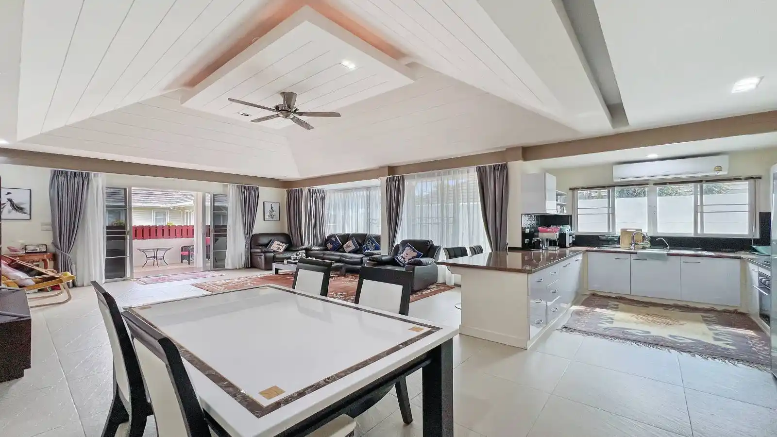 Pattaya, 3 Bedrooms Bedrooms, ,3 BathroomsBathrooms,House,For Sale,2692