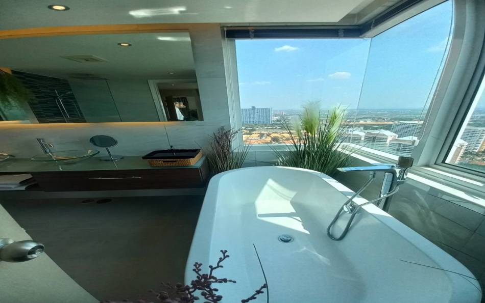 Pattaya, 2 Bedrooms Bedrooms, ,2 BathroomsBathrooms,Condo,For Sale,28,2697