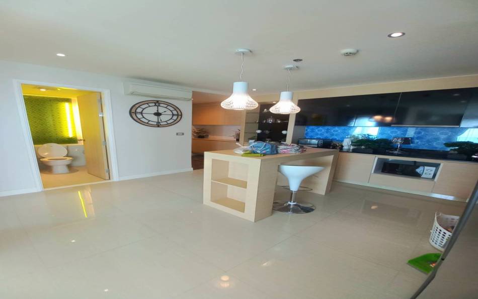 Pattaya, 2 Bedrooms Bedrooms, ,2 BathroomsBathrooms,Condo,For Sale,28,2697