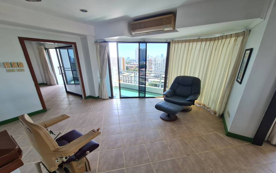 Pattaya, 3 Bedrooms Bedrooms, ,3 BathroomsBathrooms,Condo,For Sale,18,2711