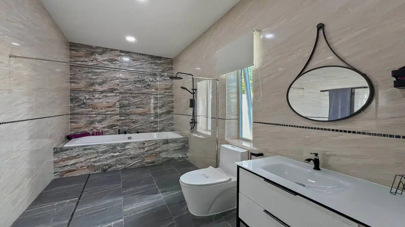 Pattaya, 3 Bedrooms Bedrooms, 0 ,4 BathroomsBathrooms,House,SOLD,0,2720