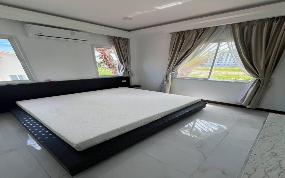 Pattaya, 4 Bedrooms Bedrooms, ,3 BathroomsBathrooms,House,SOLD,2722