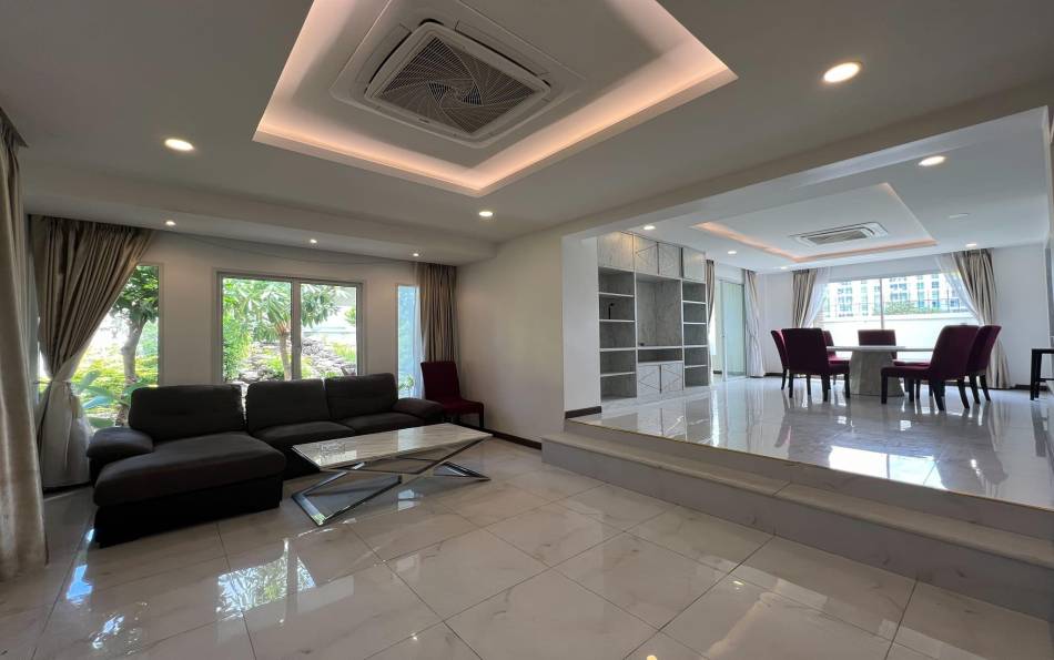 Pattaya, 4 Bedrooms Bedrooms, ,3 BathroomsBathrooms,House,SOLD,2722