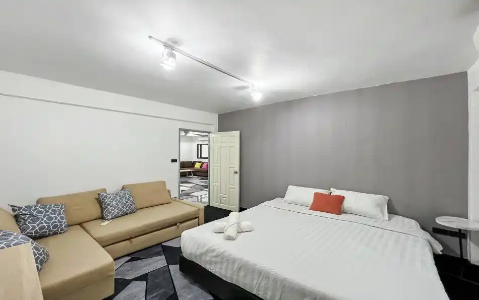 Pattaya, 4 Bedrooms Bedrooms, ,3 BathroomsBathrooms,House,For Rent,2741