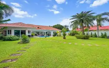 Pattaya, 5 Bedrooms Bedrooms, 0 ,5 BathroomsBathrooms,House,SOLD,0,2754