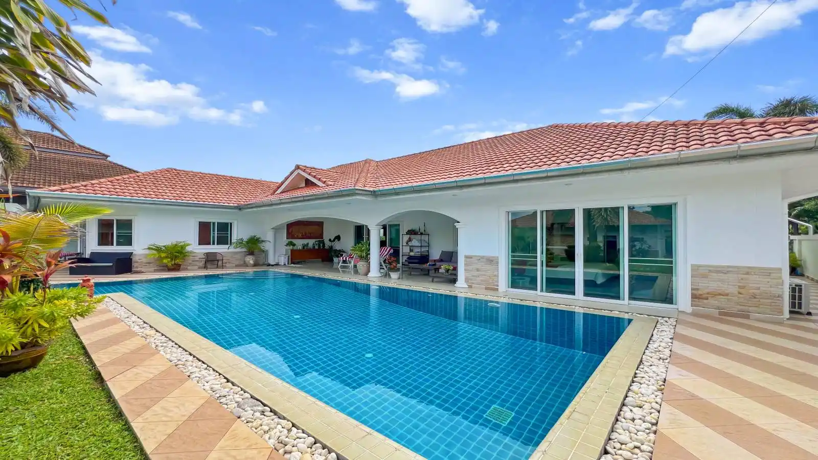 Pattaya, 5 Bedrooms Bedrooms, 0 ,5 BathroomsBathrooms,House,SOLD,0,2754